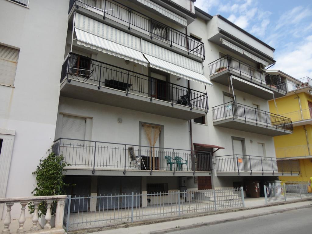 Via Pesaro A/C Appartement Marcelli Buitenkant foto